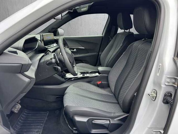 Peugeot 2008 Hybrid Allure //Navi/Sitzheizung/Kamera