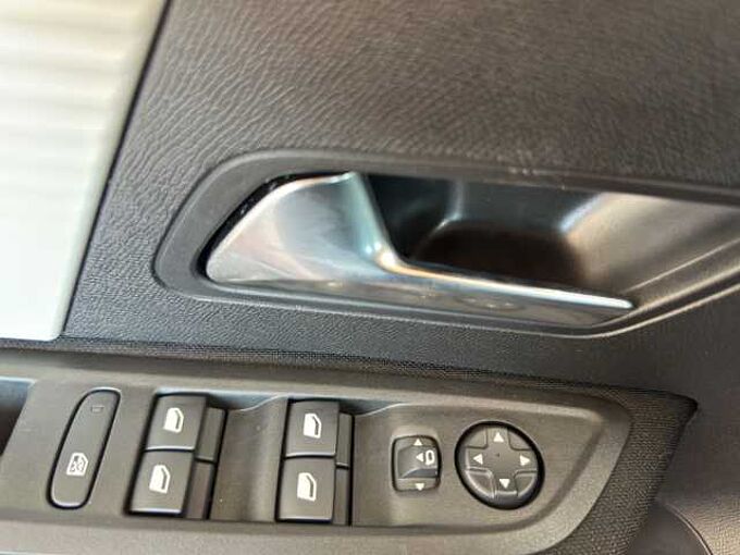 Citroen C4 1.2 PureTech Plus // Navi/LED/Sitzheizung