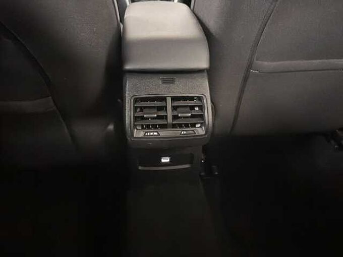 Citroen C4 PureTech 130 Shine Navi / Kamera / Head-Up...