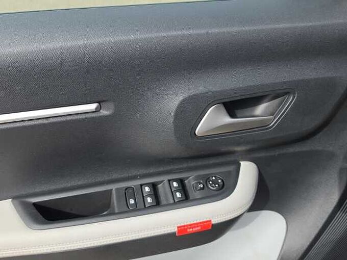 Citroen e-C3 Standard Range Max//Kamere/LED Navi