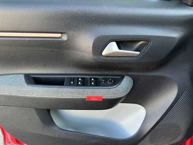 Citroen C3 Aircross Hybrid Plus // Kamera/LED/PDC
