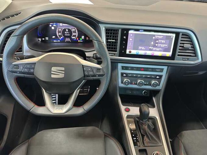 SEAT Ateca 2.0 TDI FR //5 J. Garantie /Navi/Sitzheizung/Kamera /elektr.Heckklappe