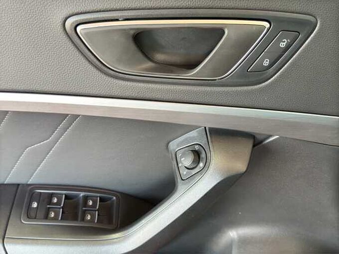 SEAT Ateca 2.0 TDI FR //5 J. Garantie /Navi/Sitzheizung/Kamera /elektr.Heckklappe