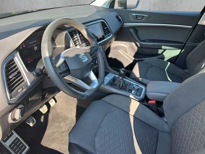 SEAT Ateca TSI FR / 3 J. Garantie/ Navi / SHZ