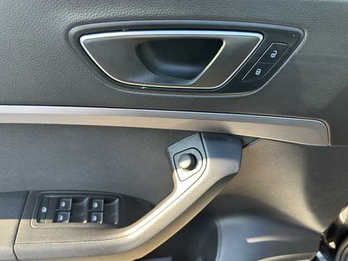 SEAT Ateca TSI FR / 3 J. Garantie/ Navi / SHZ