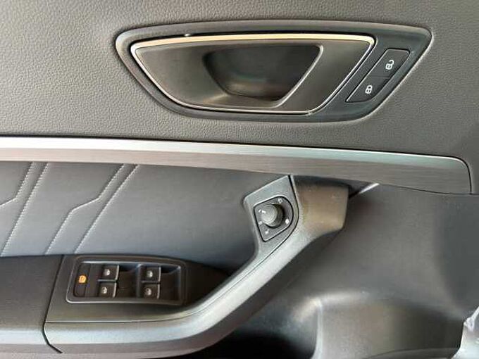 SEAT Ateca 2.0 TDI FR //5 J. Garantie /Navi/Sitzheizung/Kamera /elektr.Heckklappe