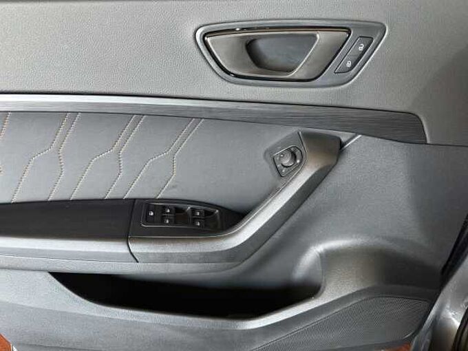 CUPRA Ateca 2.0 TSI 4Drive // 5 J Garantie/AHK/Navi /elektr. Heckklappe