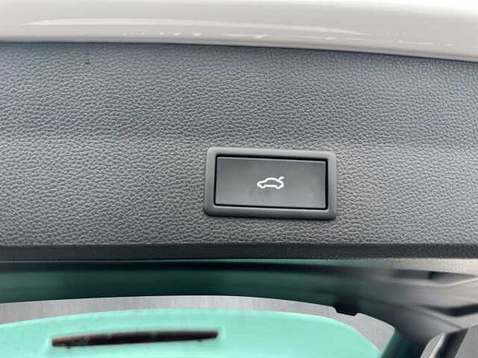 SEAT Ateca 2.0 TDI FR //5 J. Garantie /Navi/Sitzheizung/Kamera /elektr.Heckklappe