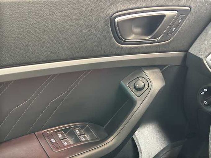 SEAT Ateca 1.5 TSI FR  //5 J. Garantie /Navi/Sitzheizung/Kamera /elektr.Heckklappe