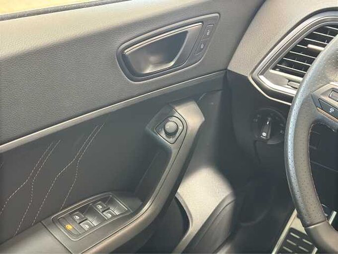 CUPRA Ateca 2.0 TSI 4Drive // 5 J Garantie/AHK/Navi /elektr. Heckklappe