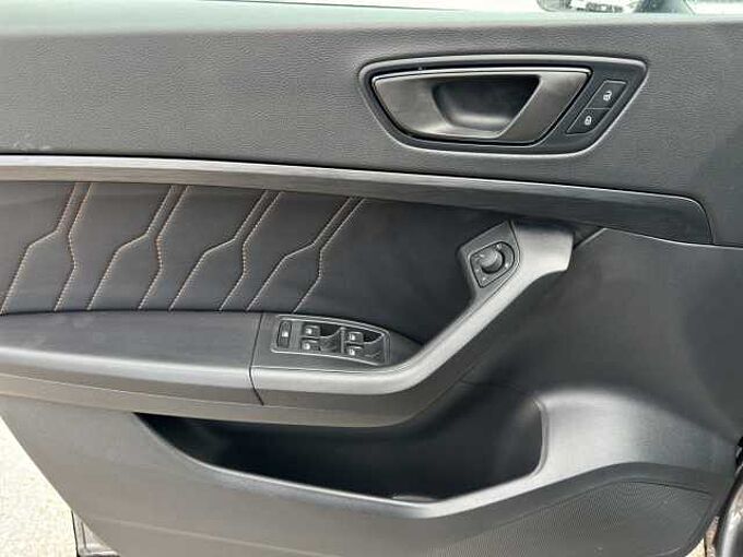CUPRA Ateca 2.0 TSI 4Drive // 5 J Garantie/AHK/Navi /elektr. Heckklappe