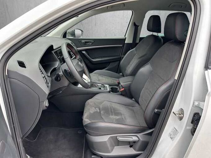 SEAT Ateca 2.0 TDI FR //5 J. Garantie /Navi/Sitzheizung/Kamera /elektr.Heckklappe