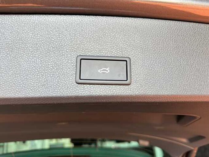 SEAT Ateca 1.5 TSI FR  //5 J. Garantie /Navi/Sitzheizung/Kamera /elektr.Heckklappe