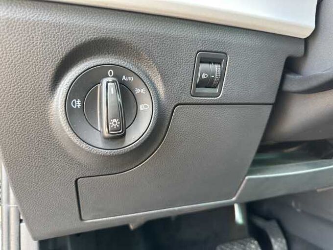 SEAT Arona 1.0 TSI Style // Navi / LED/ Sitzheizung