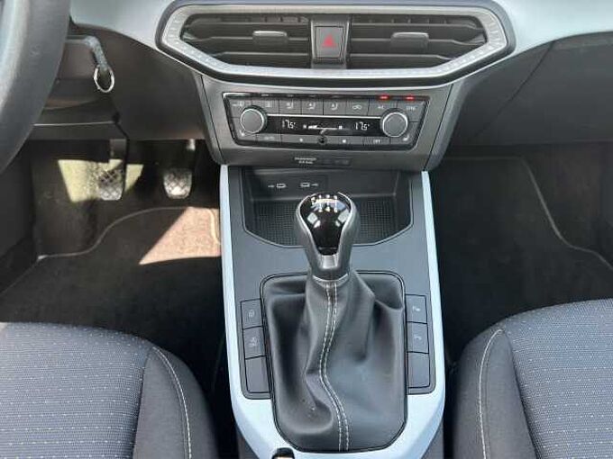 SEAT Arona 1.0 TSi Style  //5 Jahre Garantie/Kamera/LED 