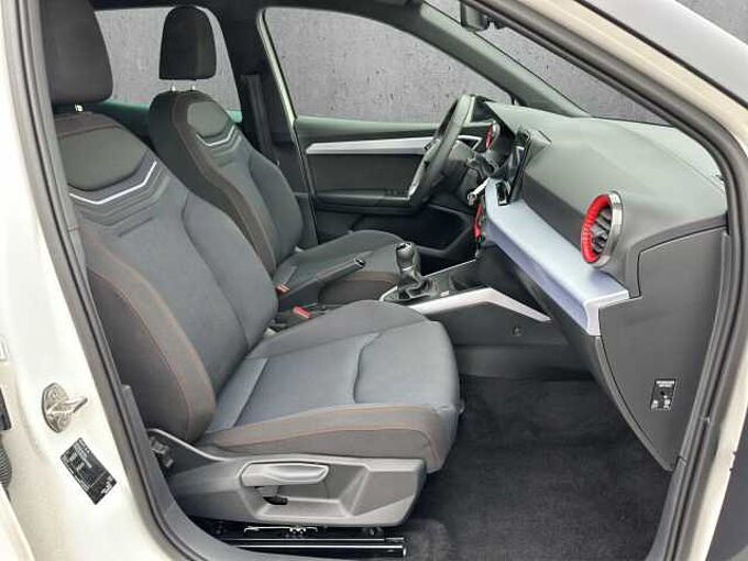 SEAT Arona 1.0 TSI FR LED/Navi/SHZ