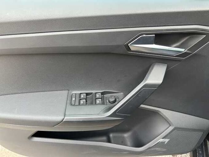 SEAT Arona 1.0 Style Navigationssystem/Verkehrszeichenerkennung