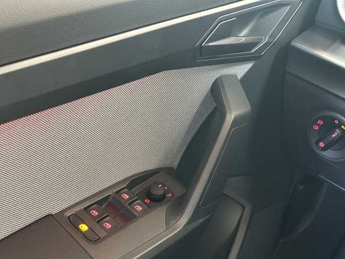 SEAT Arona 1.0 TSI FR Facelift //Navi/LED/Kamera/PDC 