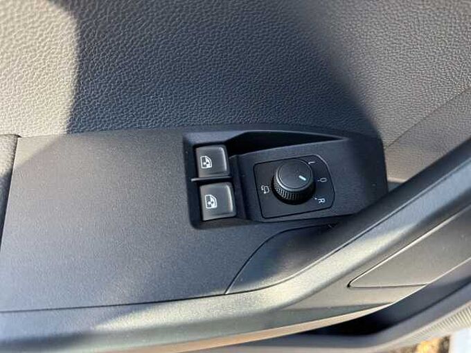 SEAT Ibiza 1.0 TSI  //PDC/LED/Sitzheizung /Full LINK