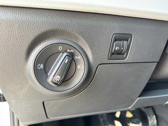 SEAT Ibiza 1.0 TSI  //PDC/LED/Sitzheizung /Full LINK