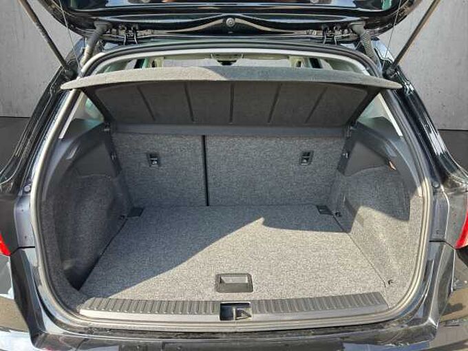 SEAT Arona 1.0 TSI Style // Navi / LED/ Sitzheizung