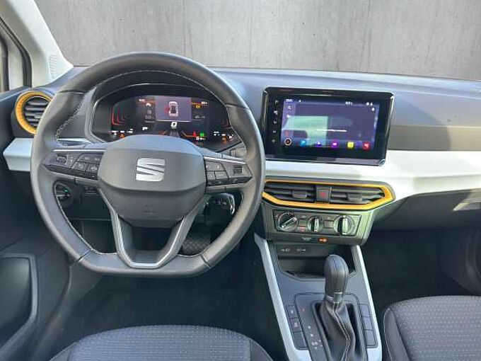 SEAT Arona 1.0 TSI Style // Navi / LED/ Sitzheizung 