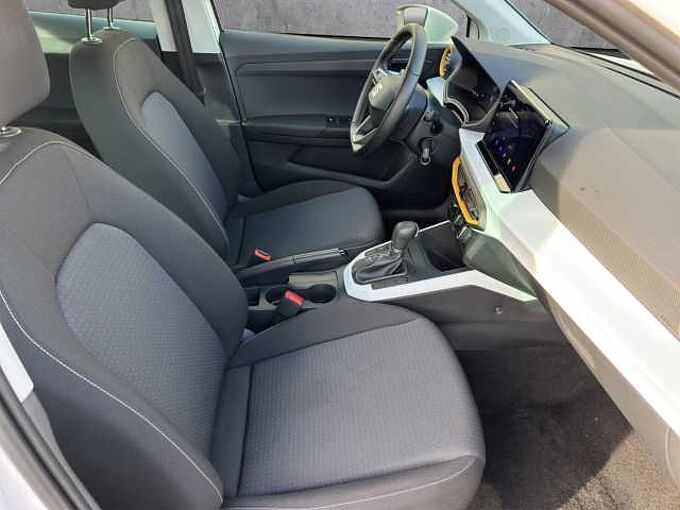 SEAT Arona 1.0 TSI Style // Navi / LED/ Sitzheizung 