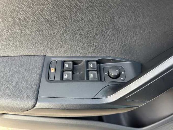 SEAT Arona 1.0 TSI Style // Navi / LED/ Sitzheizung 