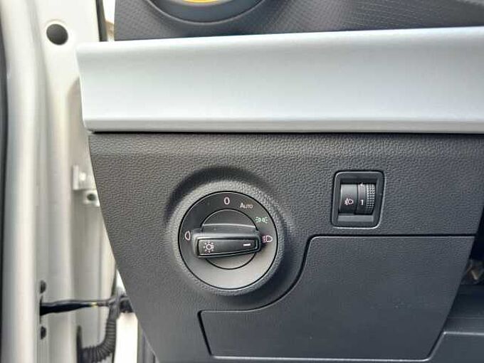 SEAT Arona 1.0 TSI Style // Navi / LED/ Sitzheizung 