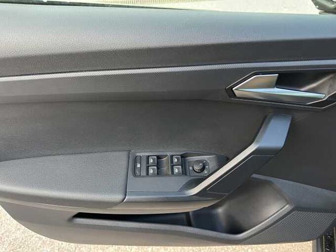 SEAT Arona 1.0 TSI Style // Navi / LED/ Sitzheizung 