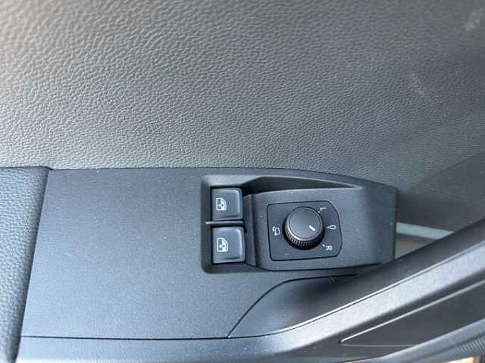 SEAT Ibiza 1.0 TSI //PDC/LED/Sitzheizung /Full LINK