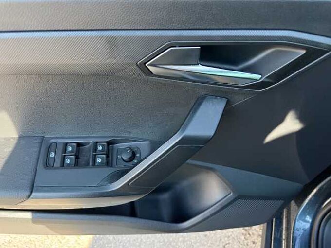 SEAT Arona 1.0 TSI Style // Navi / LED/ Sitzheizung 