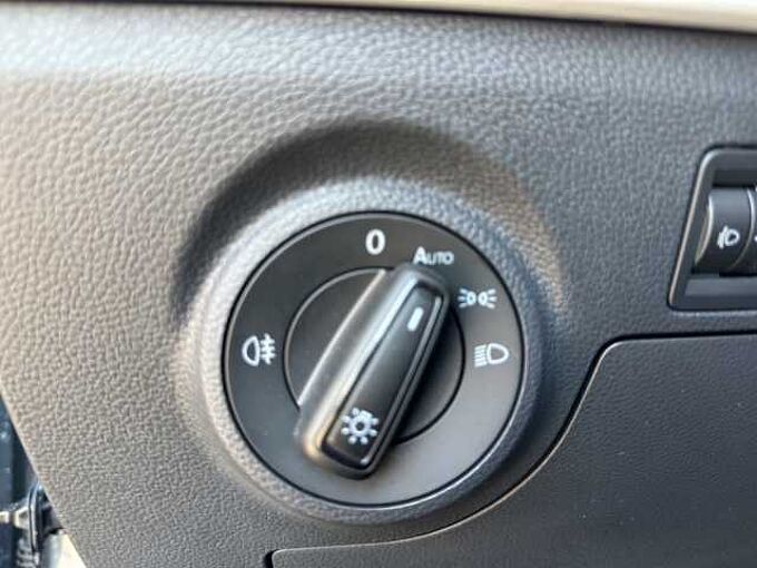 SEAT Arona 1.0 TSI Style // Navi / LED/ Sitzheizung 