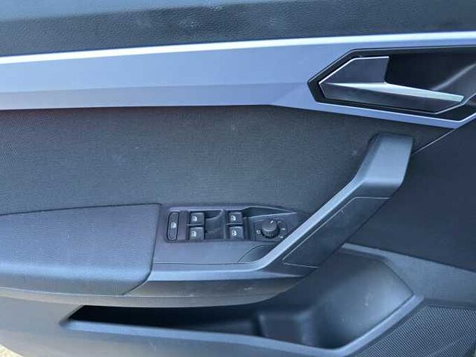 SEAT Arona TSI FR Navi/SHZ/PDC