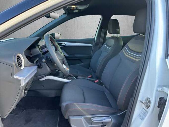 SEAT Arona FR Dach schwarz/ Navi