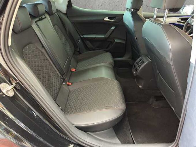 SEAT Leon 1.5 eTSI FR //5 J. Garantie / Navi/Kamera/ Winterpaket