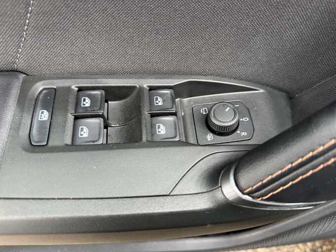 CUPRA Leon ST 1.5 eTSI  // 5 Jahre Garantie /LED/Navi /Winterpaket