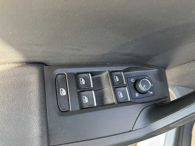 SEAT Leon 1.5 eTSI FR //5 Jahre Garantie /LED/Kamera /Winterpaket