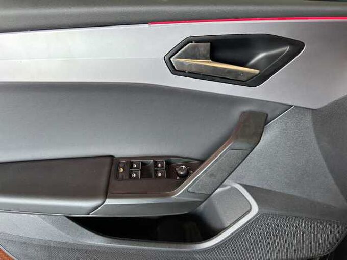 SEAT Leon ST FR 1.5 eTSI  // 5 Jahre Garantie /LED/Navi /Winterpaket