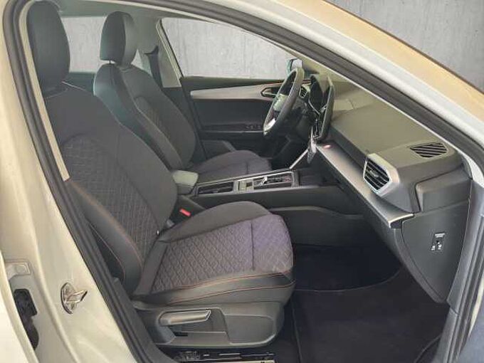 SEAT Leon ST 2.0 TDI FR // 5 J. Garantie /Navi/LED /Sitzheizung