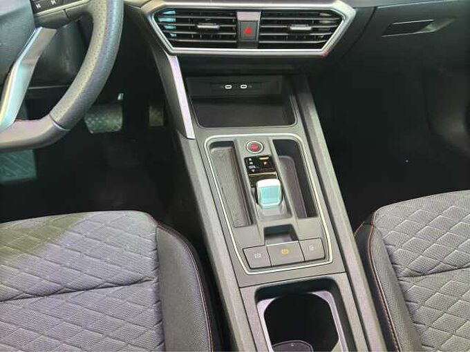 SEAT Leon 1.5 eTSI FR //5 J. Garantie / Navi/Kamera/ Winterpaket