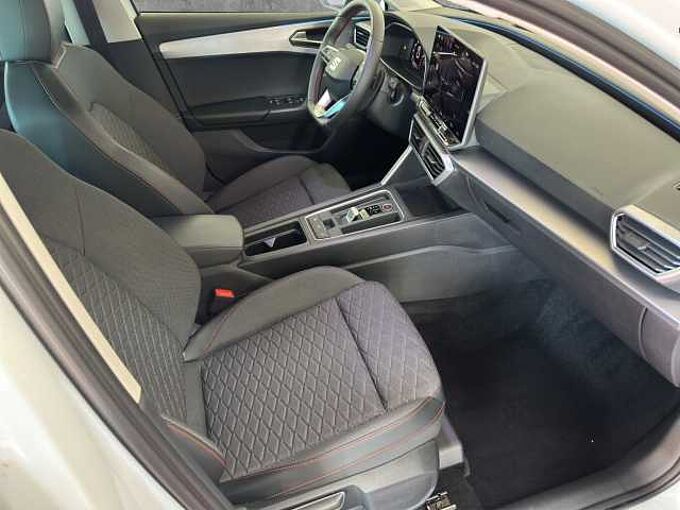 SEAT Leon 1.5 eTSI FR //5 J. Garantie / Navi/Kamera/ Winterpaket
