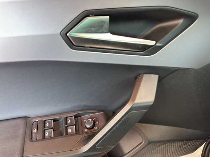 SEAT Leon 1.5 eTSI FR //5 J. Garantie / Navi/Kamera/ Winterpaket