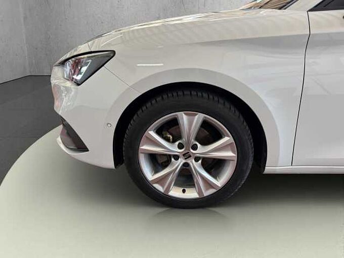 SEAT Leon 1.5 eTSI FR //5 J. Garantie / Navi/Kamera/ Winterpaket