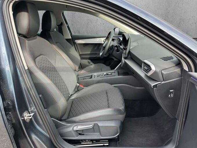 SEAT Leon ST 1.5 eTSI  FR // 5 Jahre Garantie /LED/Navi /Winterpaket