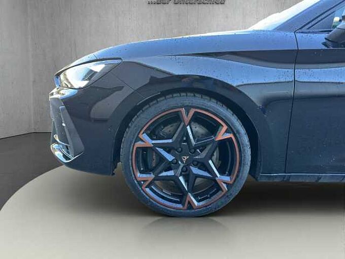 CUPRA Leon ST 2.0 VZ //5 J. Grantie/Matrix/Navi /Winterpaket