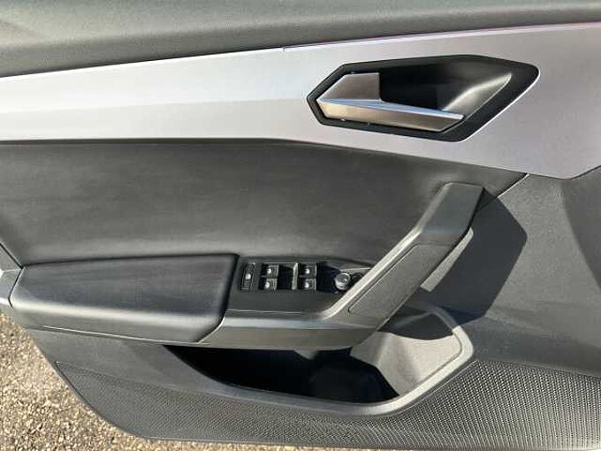 SEAT Leon 1.5 eTSI FR //5 Jahre Garantie /LED/Kamera /Winterpaket