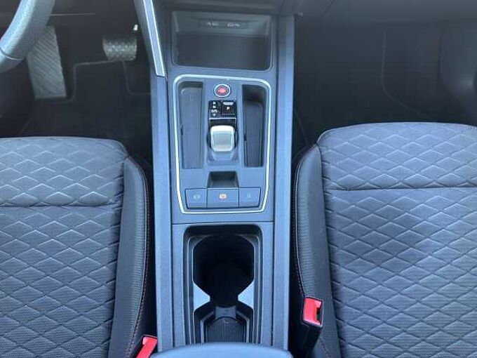 SEAT Leon 1.5 eTSI FR //5 Jahre Garantie /LED/Kamera /Winterpaket