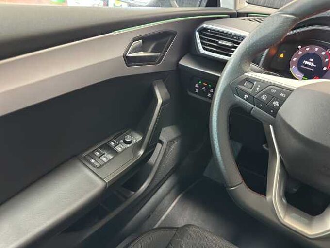 SEAT Leon ST FR 1.5 eTSI  // 5 Jahre Garantie /LED/Navi /Winterpaket