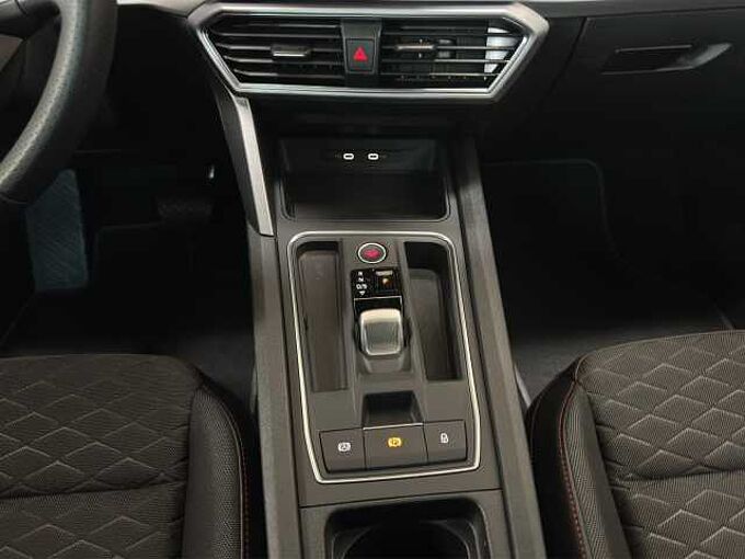 SEAT Leon ST FR 1.5 eTSI // 5 Jahre Garantie /LED/Navi /Winterpaket
